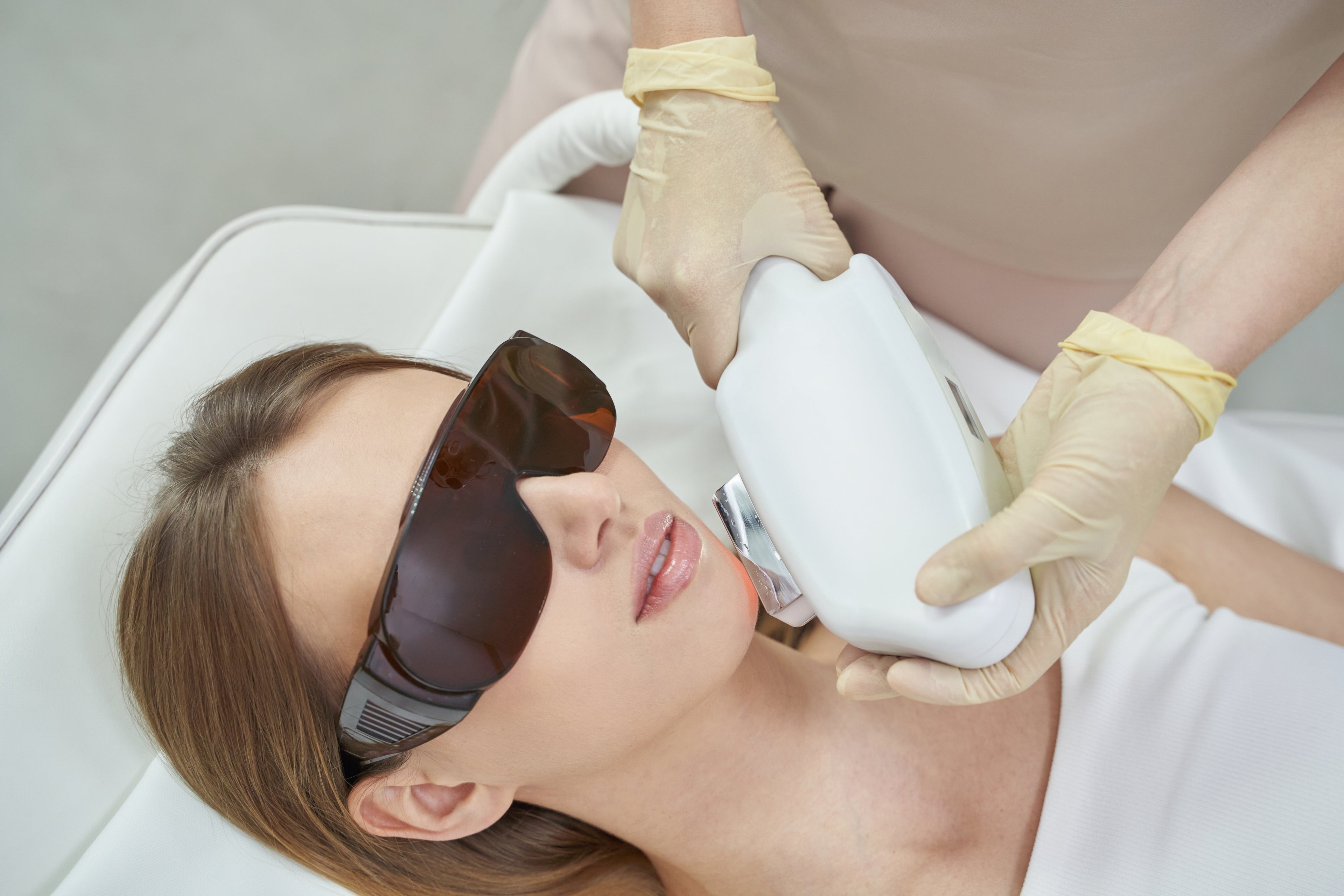 Full Face and Neck DPL Laser Hair Removal image 0