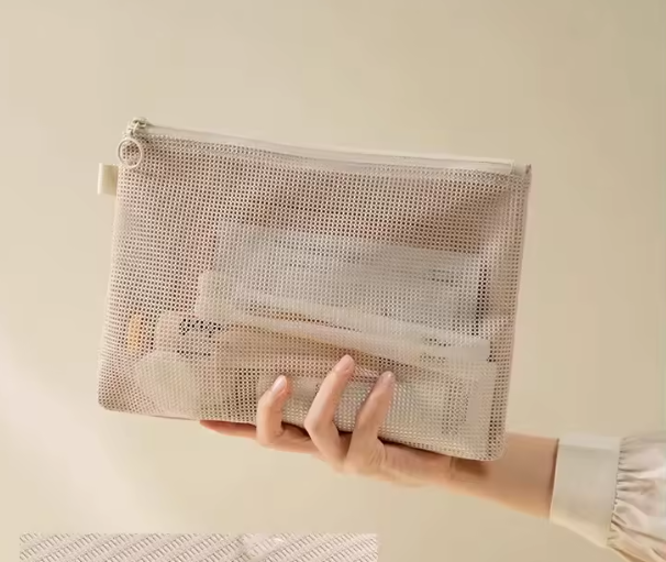 Free cosmetic bag with samples